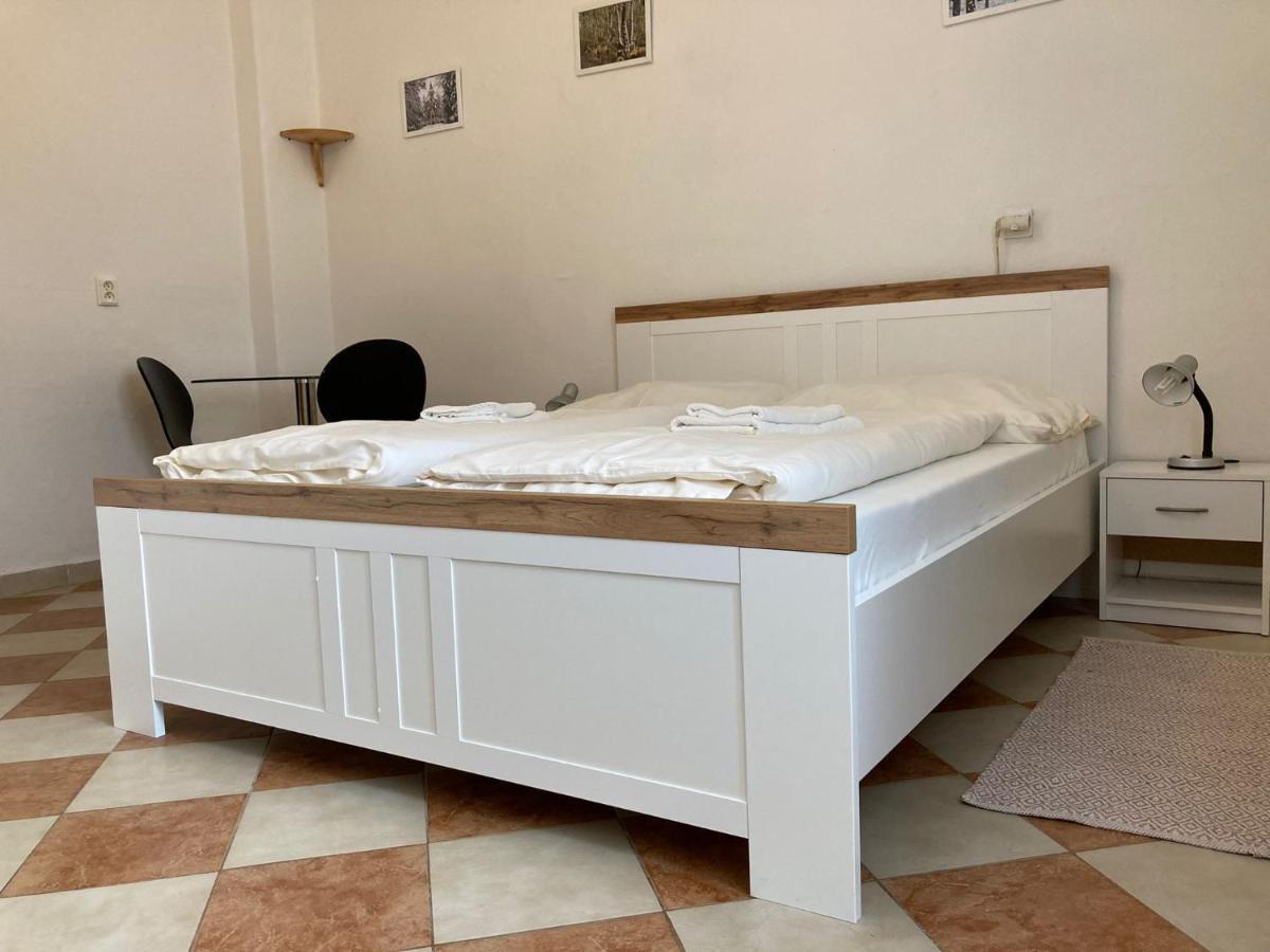Penzion U Thuje Trebon Bagian luar foto