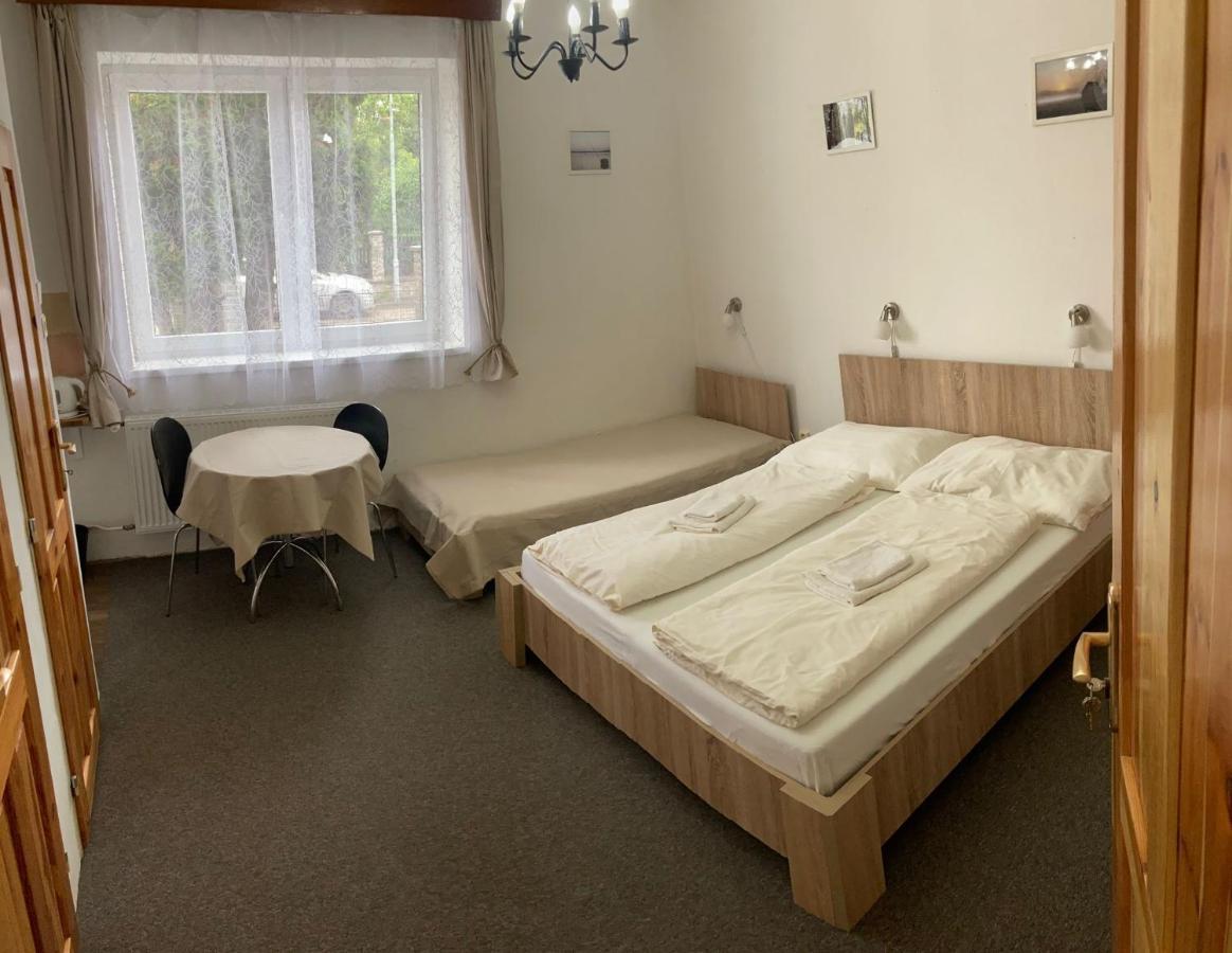 Penzion U Thuje Trebon Bagian luar foto