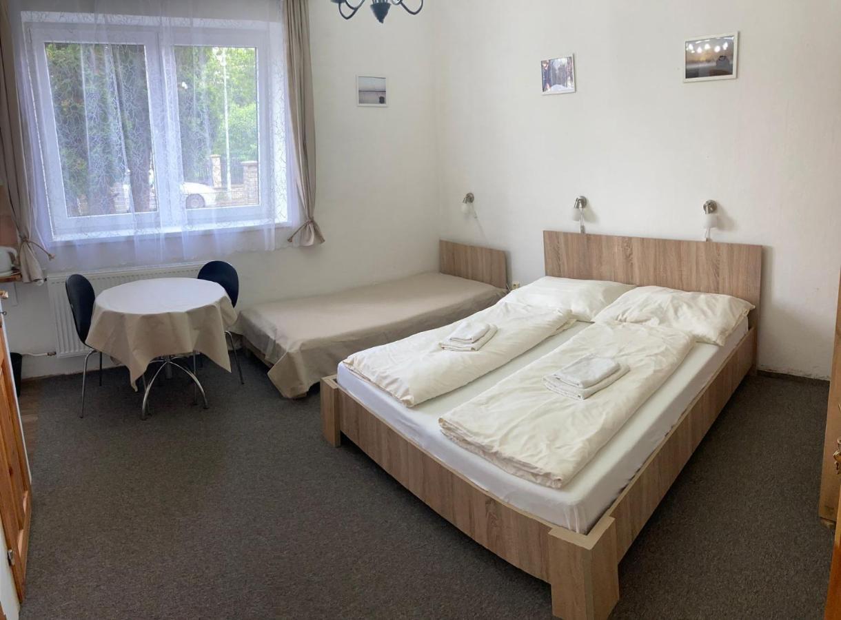 Penzion U Thuje Trebon Bagian luar foto